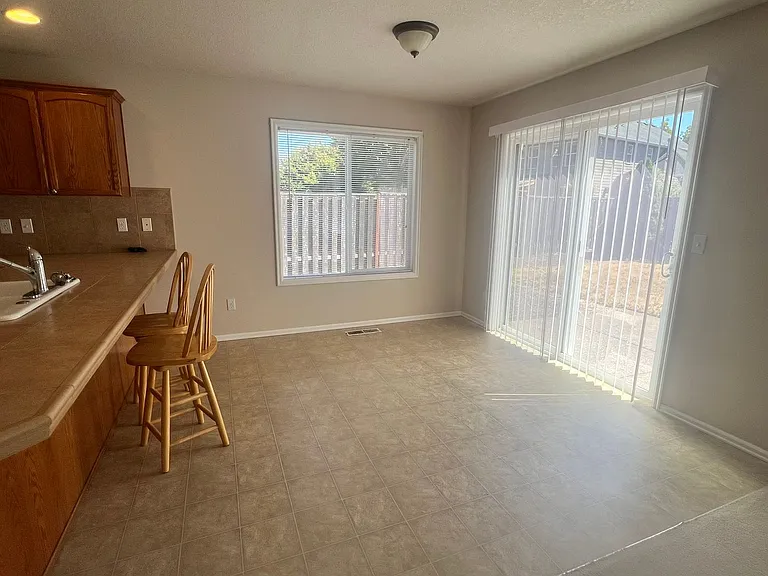 863 SE Bayshore Cir — Photo 30