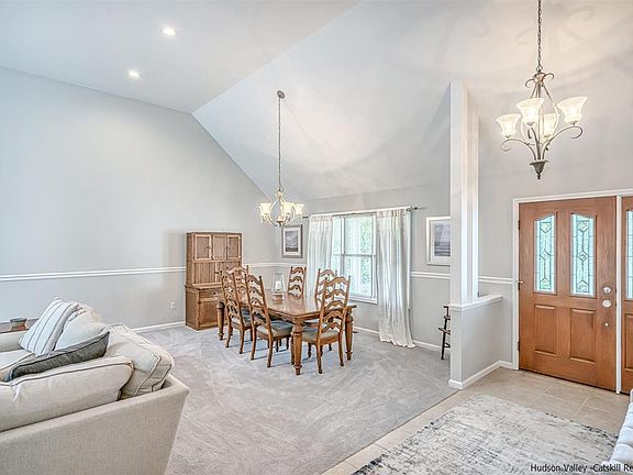 5th image of 63 Canterbury Dr