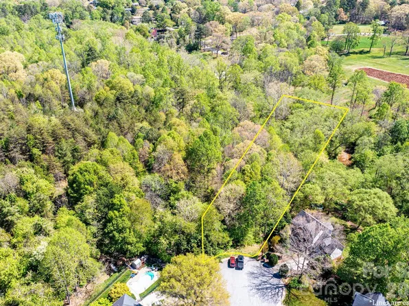 14 35th Ave NE, Hickory, NC 28601