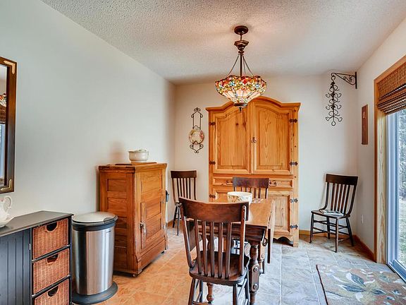 5th image of 336 Evergreen Dr