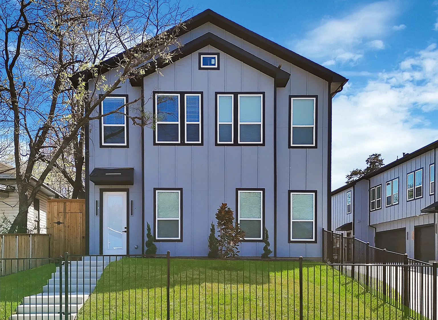 3 bed, 2.5 bath, 2399 sqft, $3,900 — Photo 1