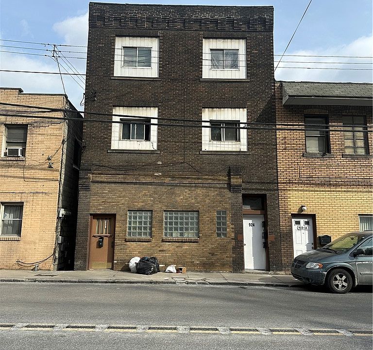 1st image of 924 Island Ave