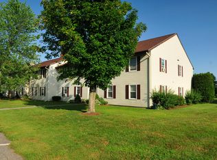 33 Saybrook Rd, Essex Jct, VT 05452