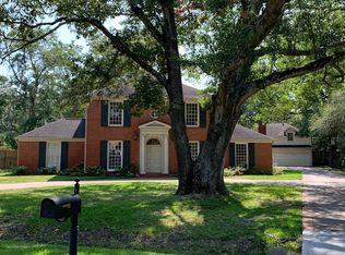 1 Chuckanut Ln, Houston, TX 77024