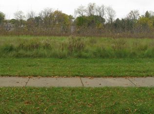 N575 Westview Dr, Oconomowoc, WI 53066