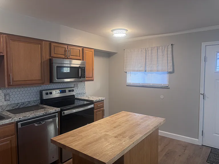 187 Woodland Ave #E — Photo 4