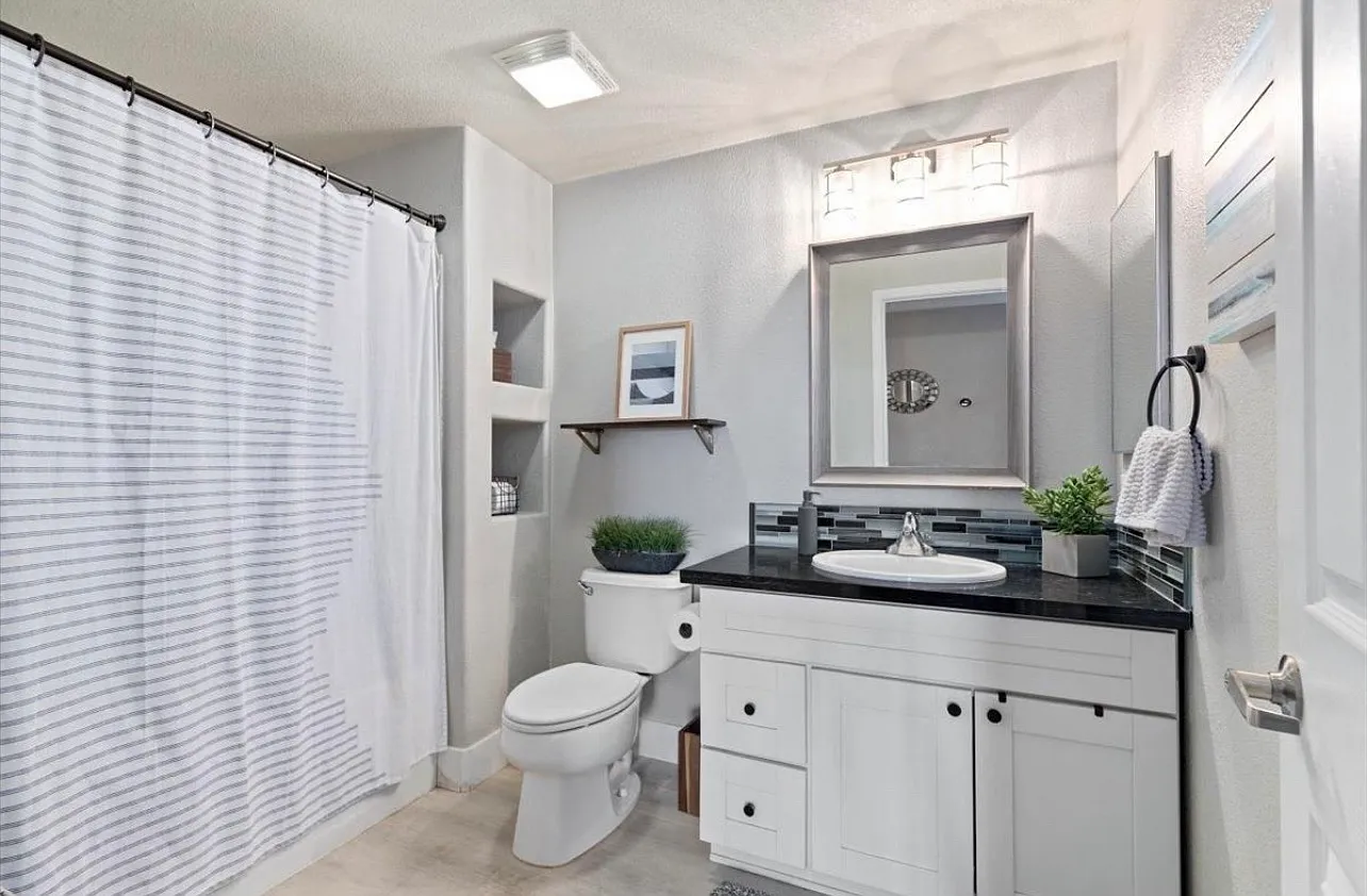 3 bed, 1100 sqft, $1,100 — Photo 4