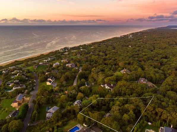41 Houston Dr, Montauk, NY 11954