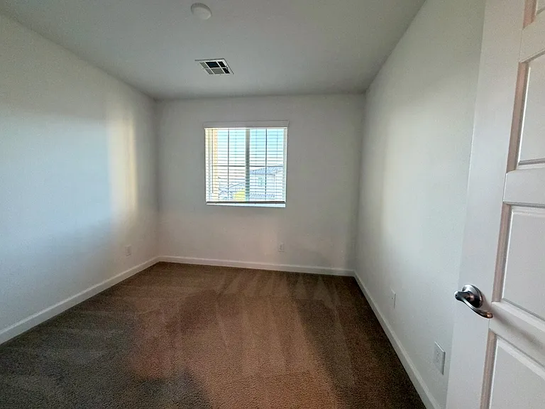 669 Pickled Pepper Pl — Photo 40