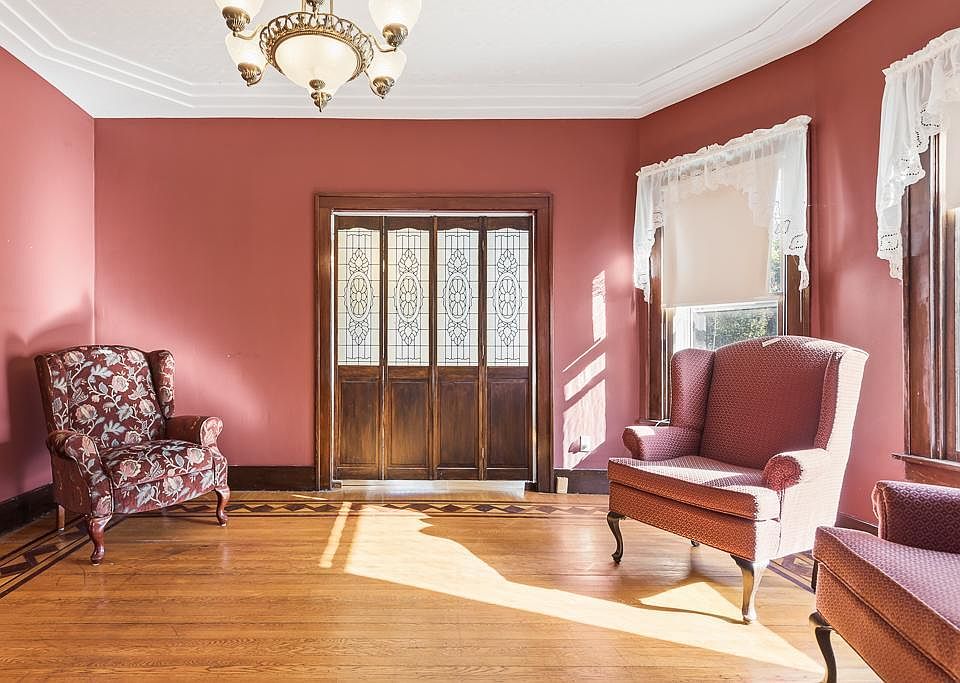 70th image of 200 N Park St