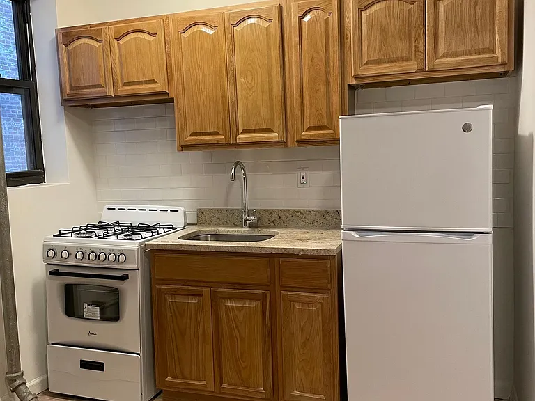 3175 Grand Concourse #2F — Photo 2