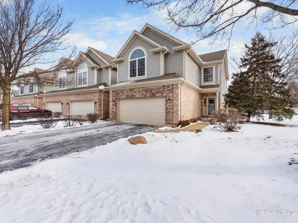 700 Juniper Ln, Lake In The Hills, IL 60156