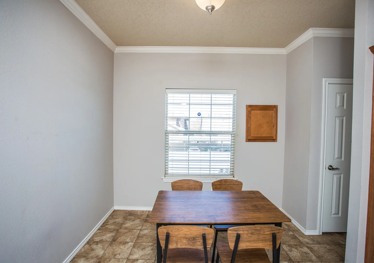 2108 Main St - Unit 4 — Photo 4