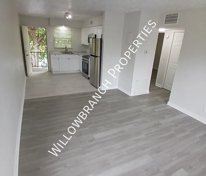 2796 Woolery Dr #10 — Photo 2