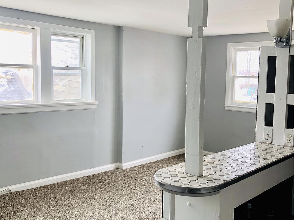 1st image of 3946 Wyandotte St #4