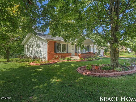 2nd image of 2022 Fawnwood Dr SE