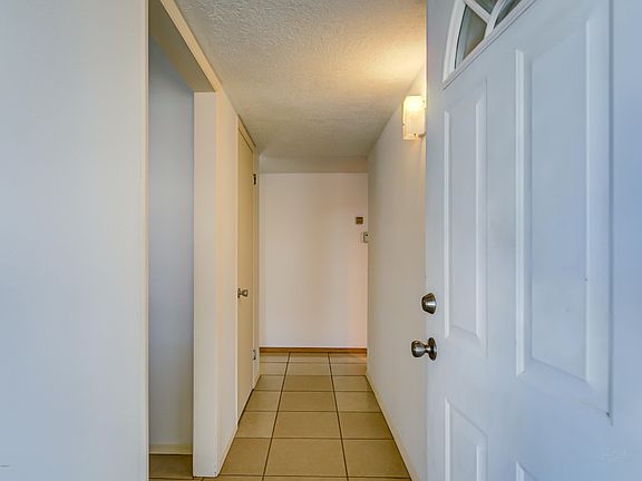 4th image of 1150 Encino Ave