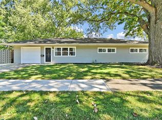 585 Woodmere Dr, Berea, OH 44017