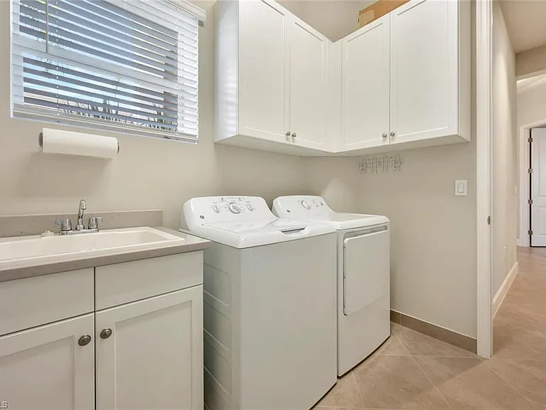 28496 Burano Dr — Photo 22