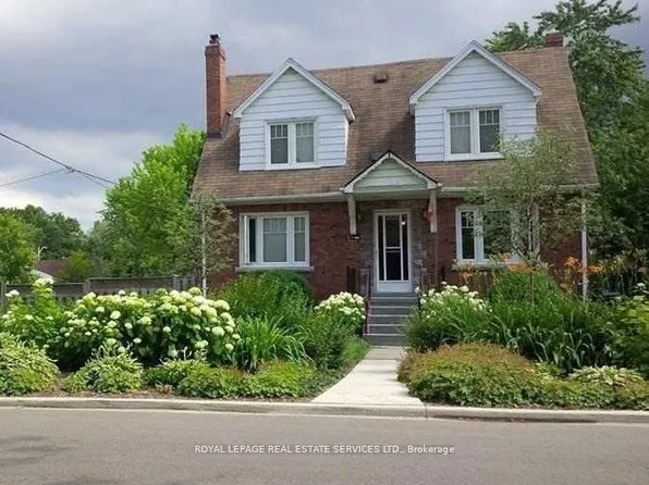 1 Ash Cres, Etobicoke, ON M8W 1E2