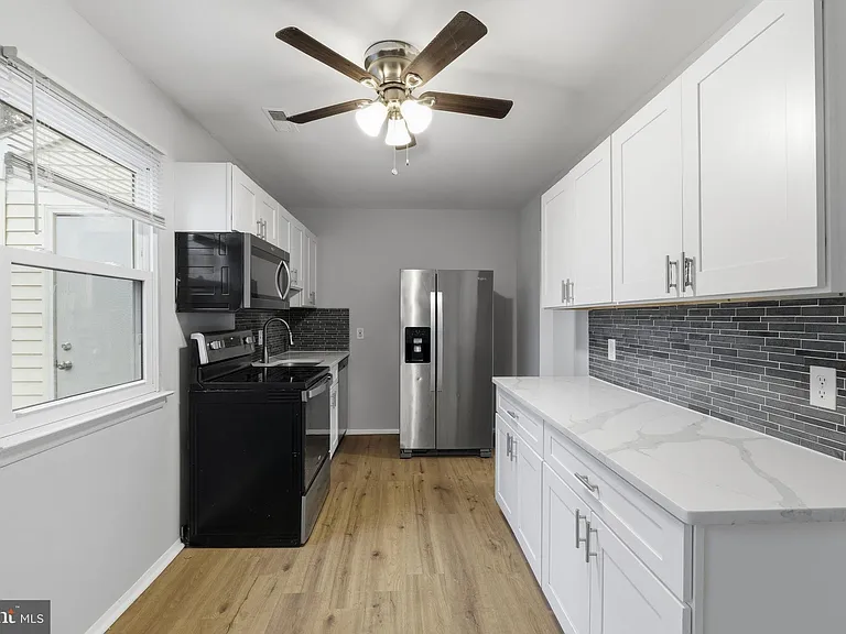341 Clarkson St — Photo 9