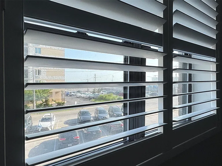 475 W Broadway #B2 — Photo 12