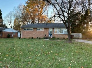 2907 Emerson Rd, Greensboro, NC 27405