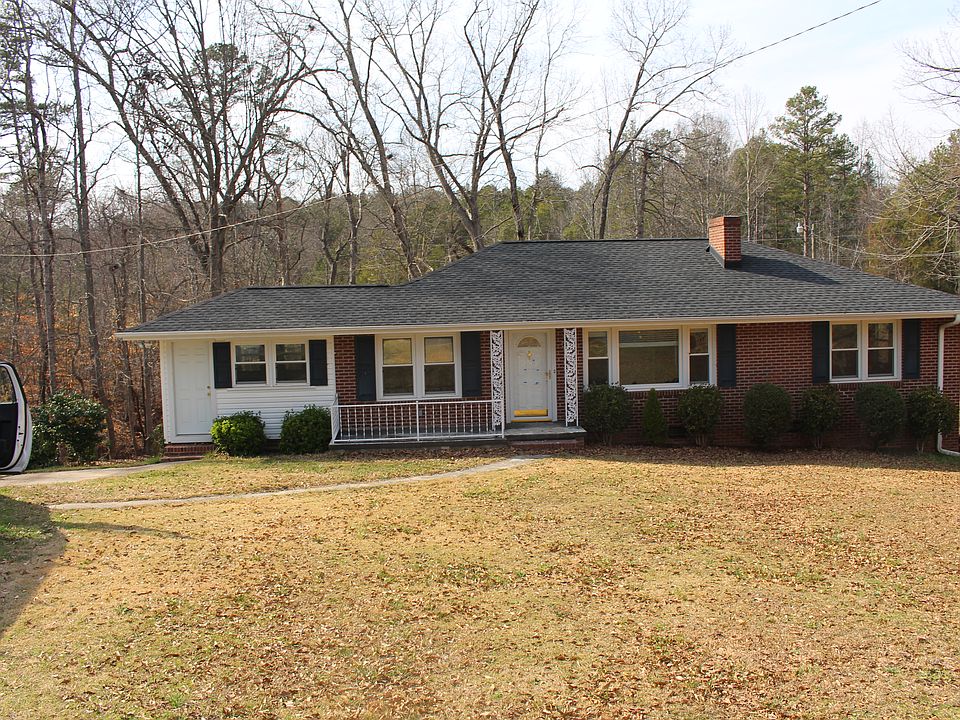 2nd image of 102 Pine Rd