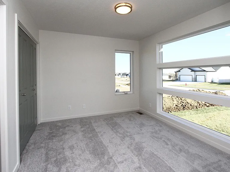 619 S 88th St — Photo 24