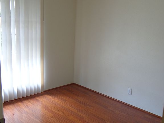 4th image of 92-1031 Alaa St APT 204