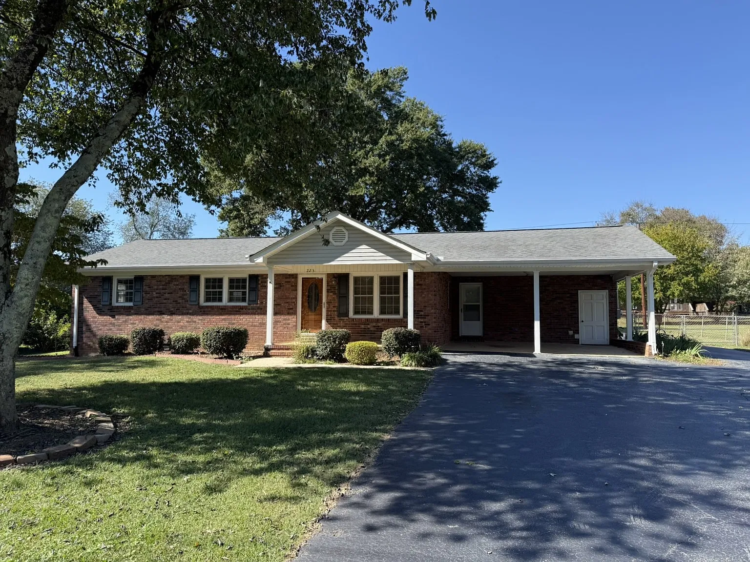 3 bed, 1729 sqft, $1,950 — Photo 1
