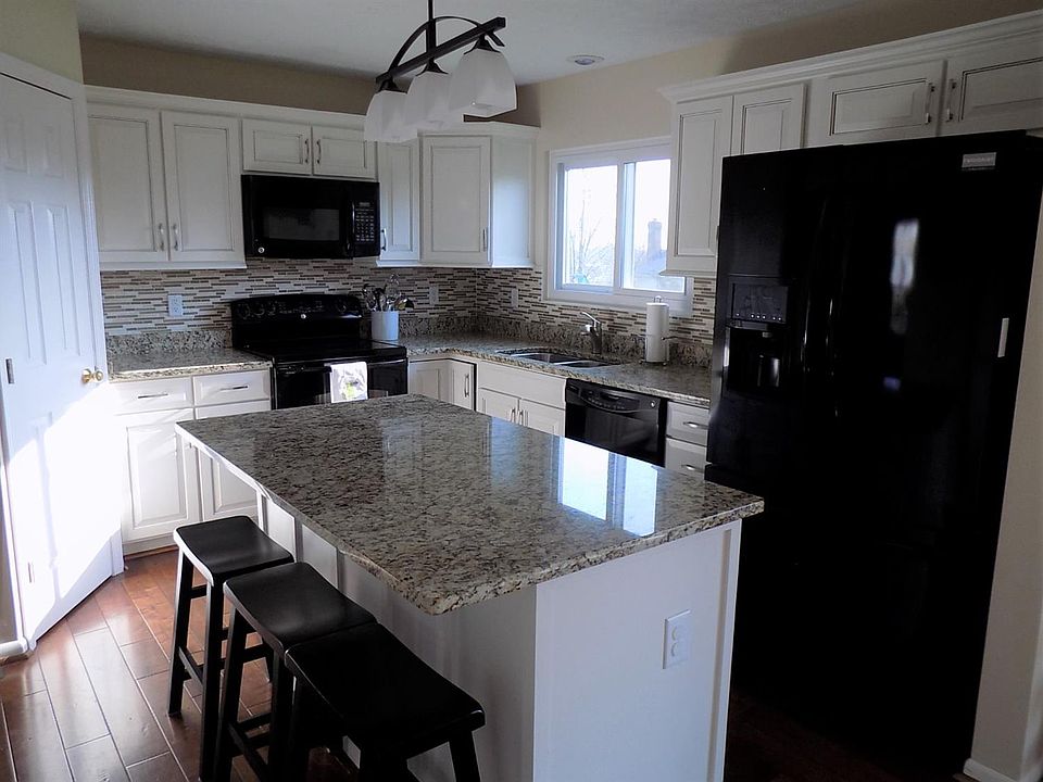 1st image of 7806 Clearwater Ct
