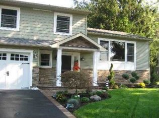 221 Spiral Rd, Holtsville, NY 11742