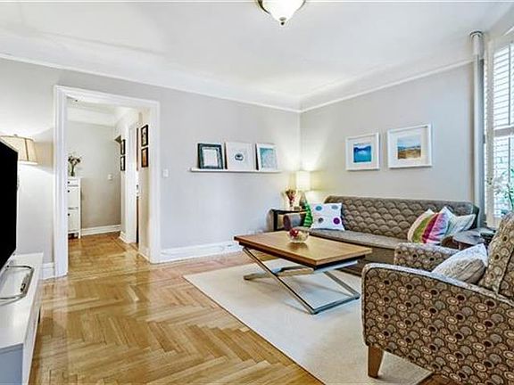 3rd image of 305 E 88th St APT 5D
