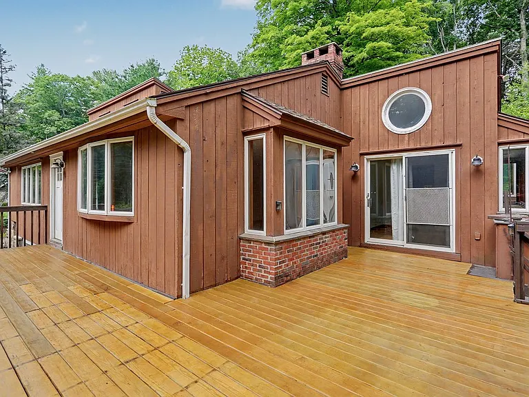 52 Stanley Rd — Photo 5
