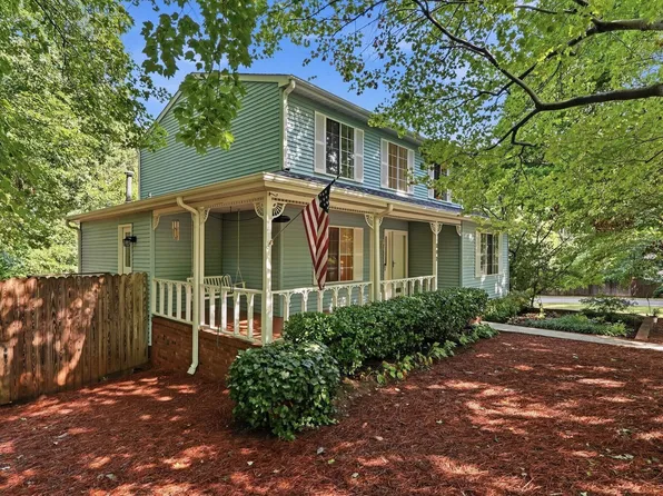 202 Indigo Dr, Cary, NC 27513
