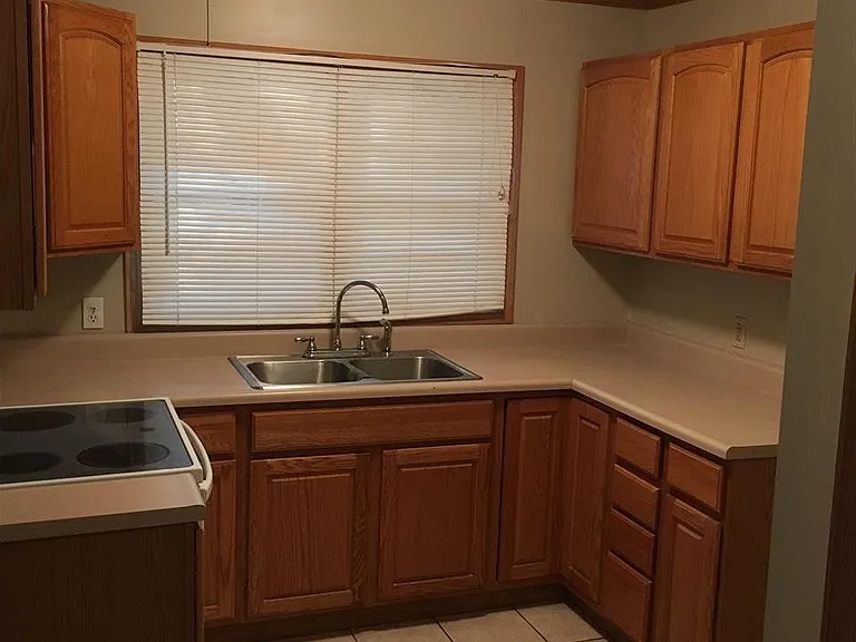 1731 E Wilman Ct — Photo 2