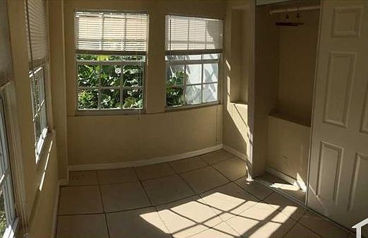 2nd image of 517 NW 23rd Ave