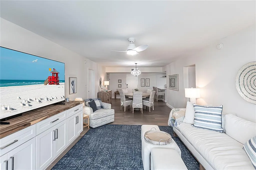 2 bed, 2.0 bath, 1163 sqft, $9,000 — Photo 3