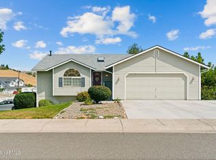 815 S 4th Street Loop, Selah, WA 98942
