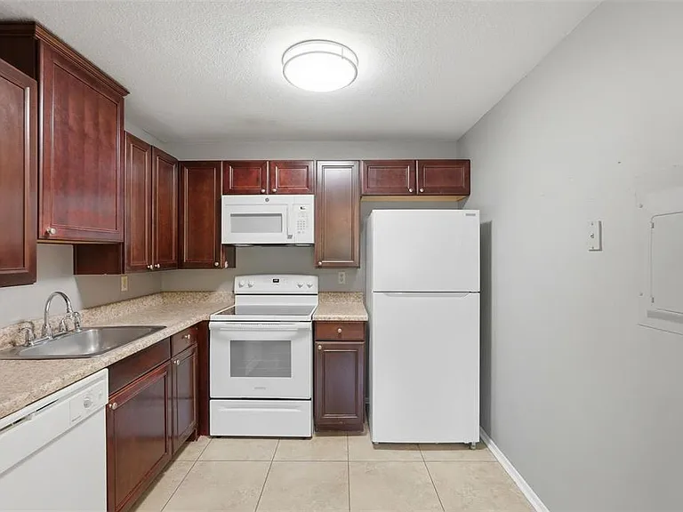 11709 Raintree Village Blvd #C — Photo 7