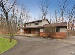 1144 Mower Rd, Pinckney, MI 48169