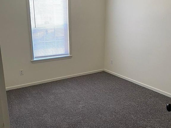 4th image of 2200 Silver Leaf Ct