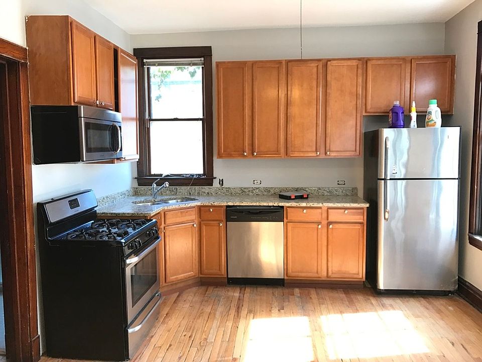 1st image of 3045 N Clifton Ave