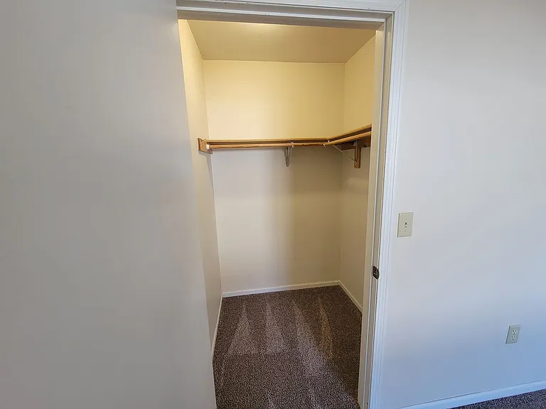1008 Dutchman Dr — Photo 43