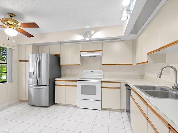 4th image of 7840 NW 84th Terrace #7840