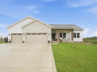 530 Scenic View Ave, Valparaiso, IN 46385