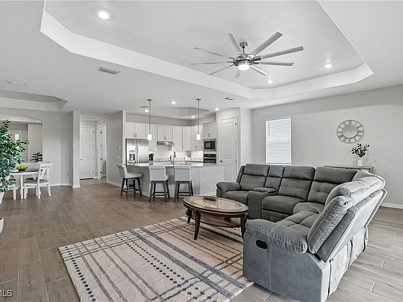 4th image of 14437 Heritage Landing Blvd