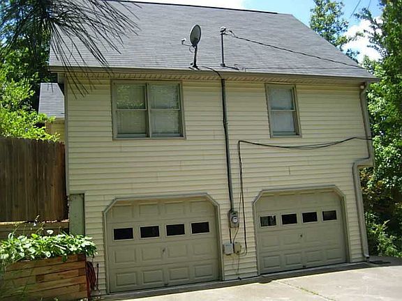 3rd image of 406 Melanie St