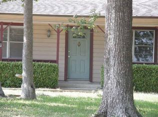 1119 Southwood Dr, Huntsville, TX 77340